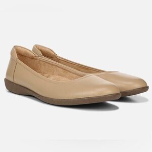Naturalizer flexyflat leather pumps